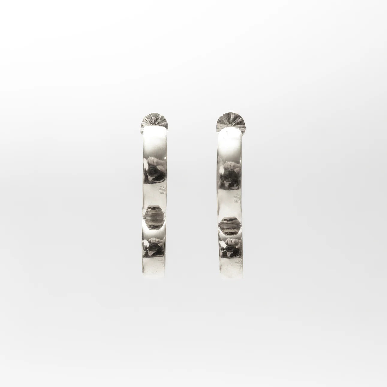 Double-Circle-Silhouette-Hoop